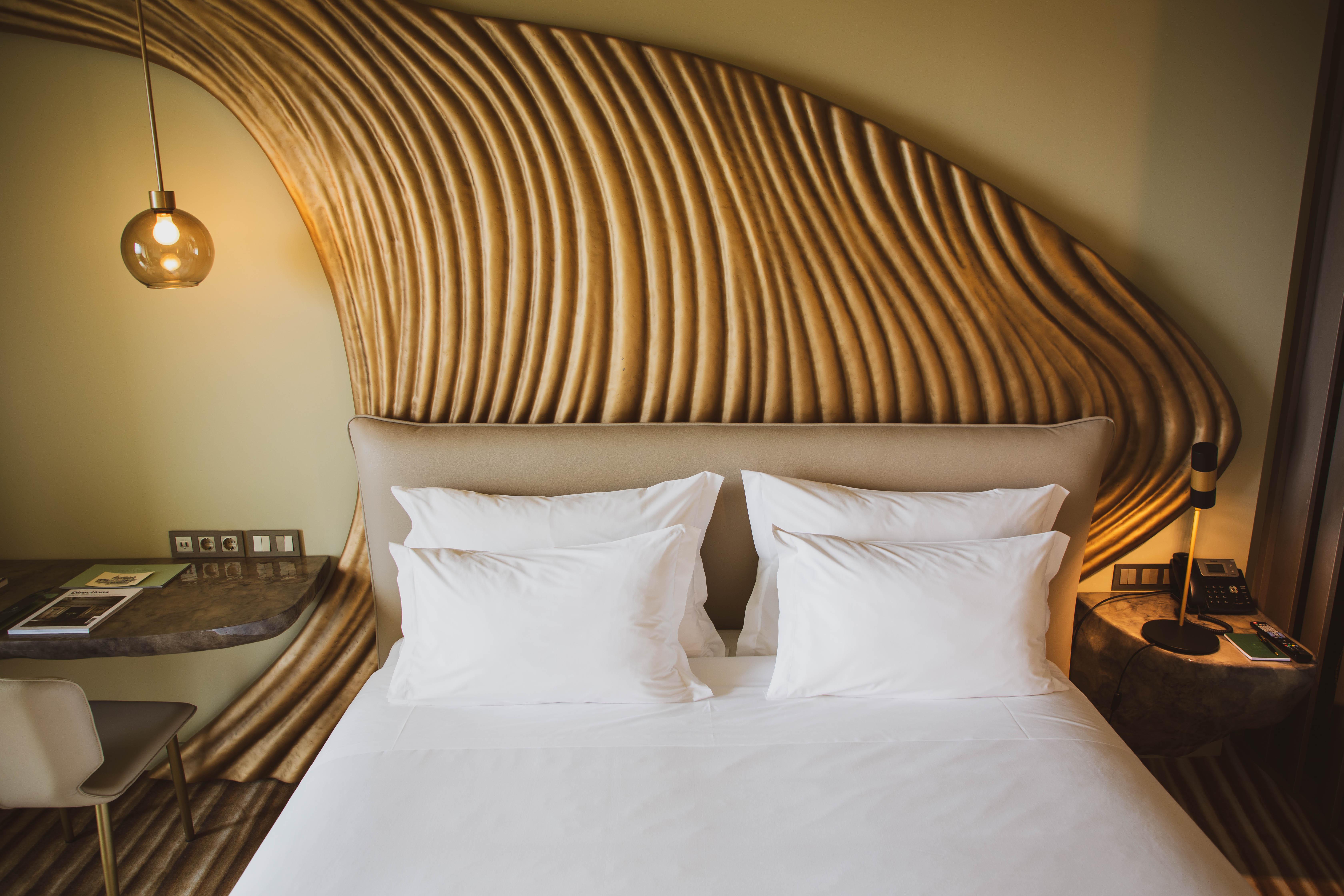 Vila Foz Hotel & Spa - Member Of Design Hotels Porto Dış mekan fotoğraf A bedroom at the hotel