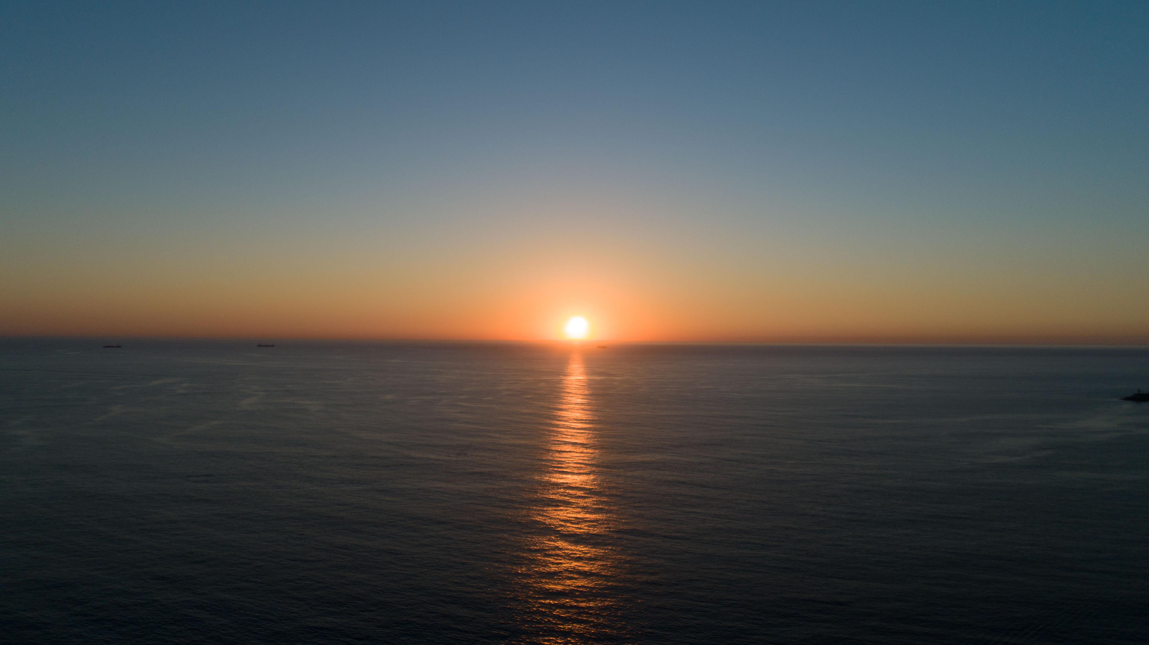 Vila Foz Hotel & Spa - Member Of Design Hotels Porto Dış mekan fotoğraf Sunset over the Atlantic Ocean
