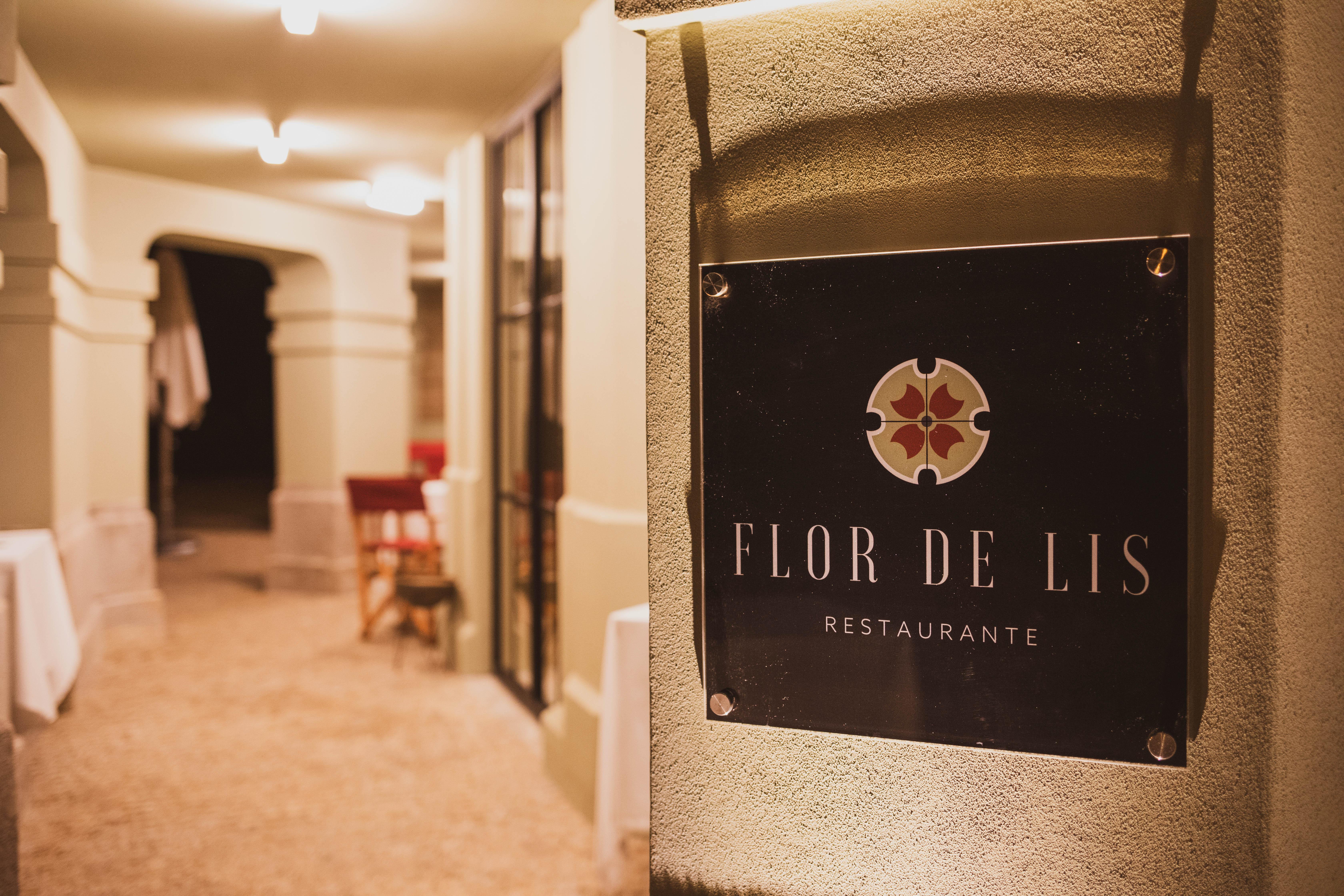 Vila Foz Hotel & Spa - Member Of Design Hotels Porto Dış mekan fotoğraf Restaurant entrance
