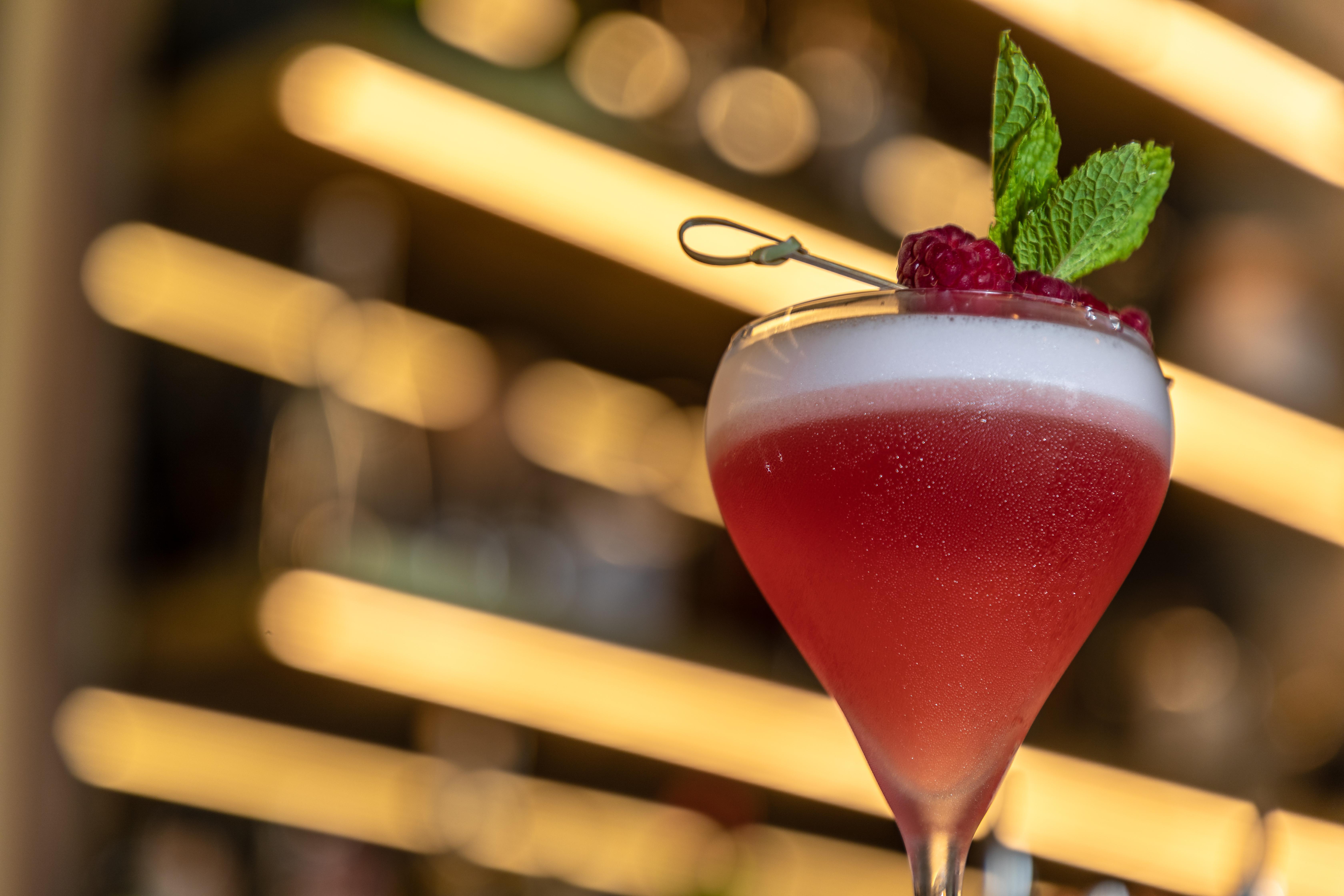 Vila Foz Hotel & Spa - Member Of Design Hotels Porto Dış mekan fotoğraf A Clover Club cocktail
