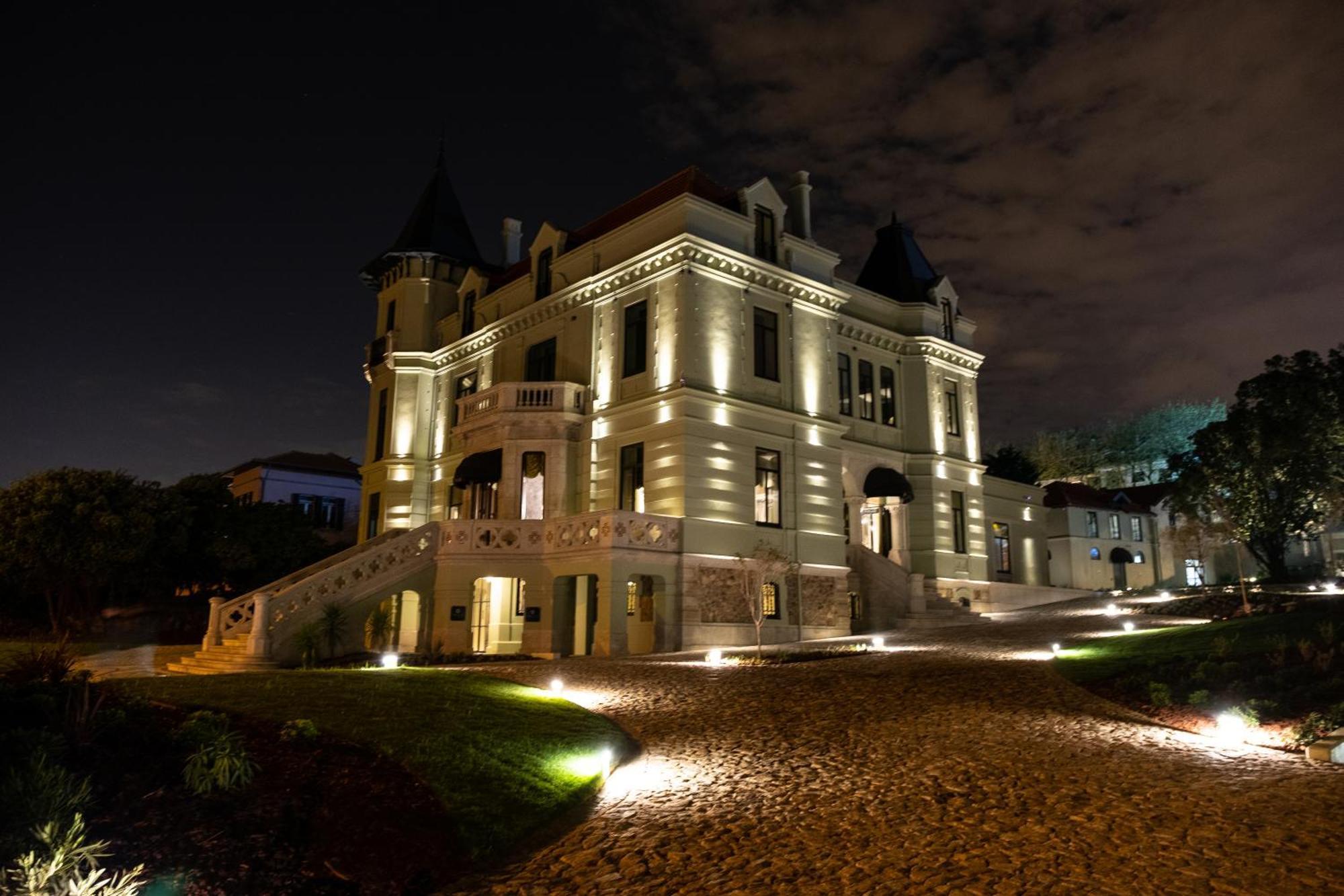 Vila Foz Hotel & Spa - Member Of Design Hotels Porto Dış mekan fotoğraf The palace at night
