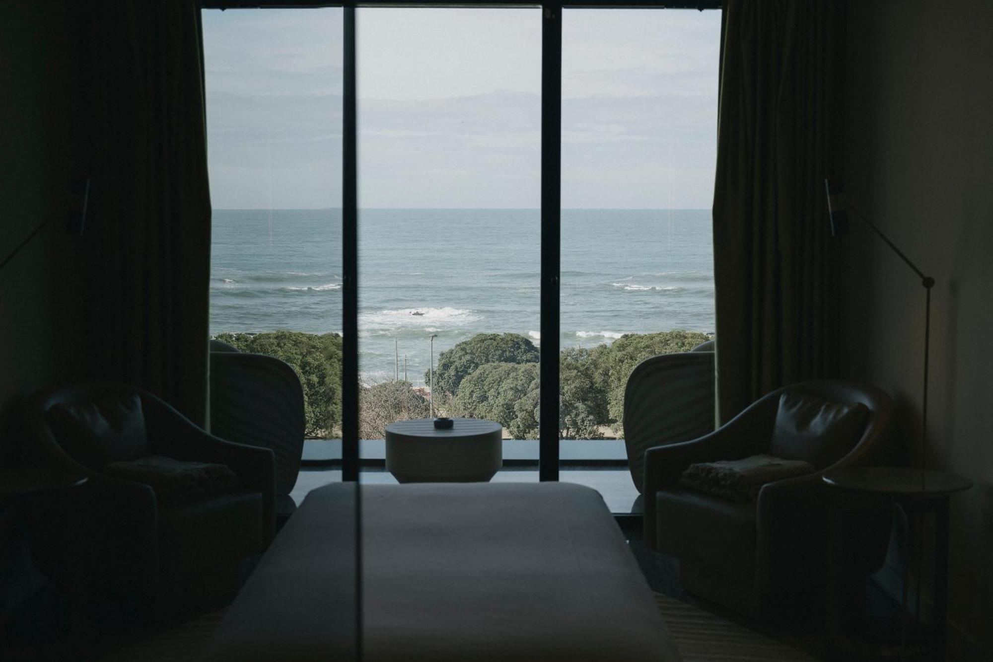 Vila Foz Hotel & Spa - Member Of Design Hotels Porto Dış mekan fotoğraf A room at the Cape of Good Hope Hotel