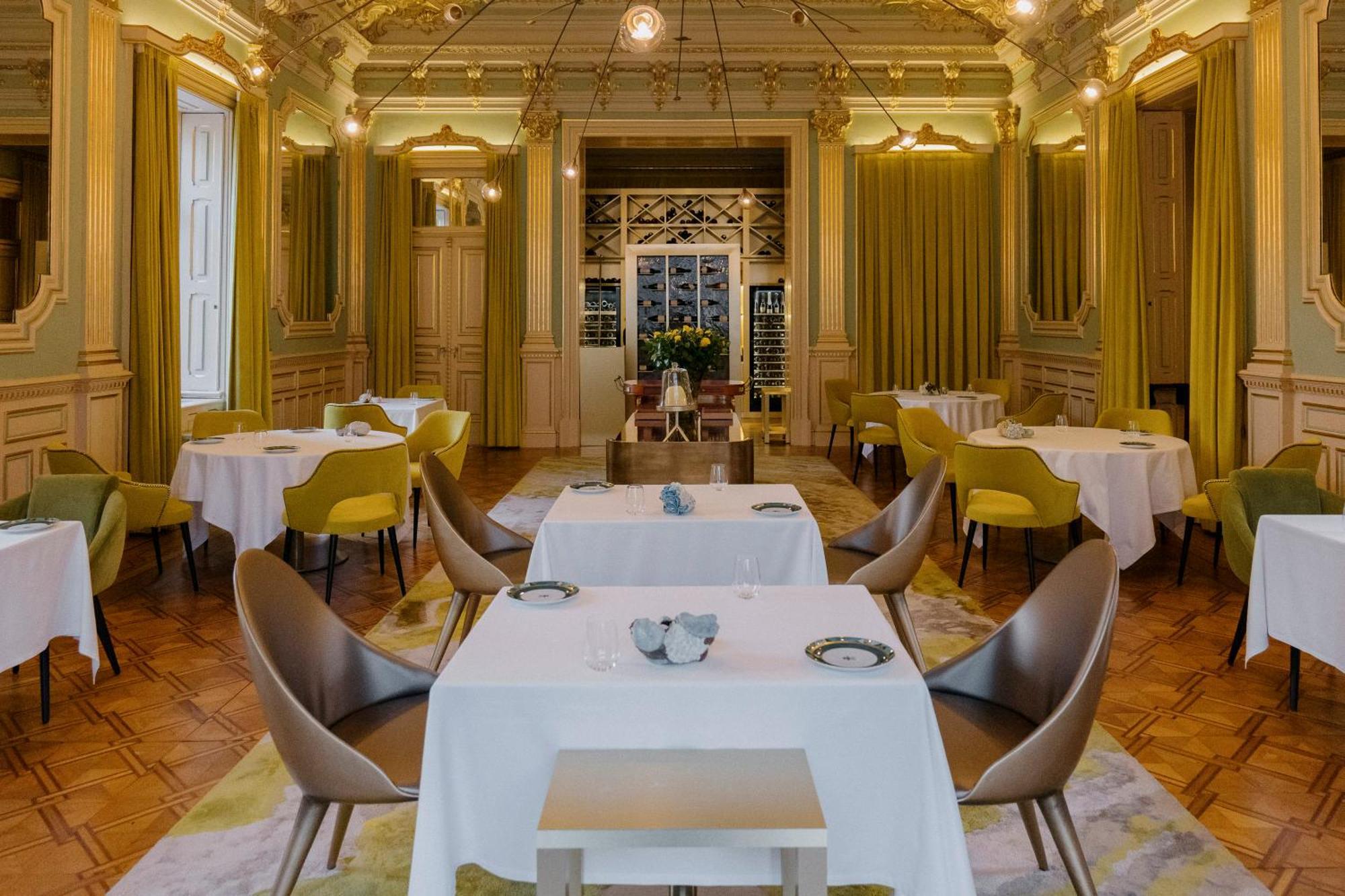 Vila Foz Hotel & Spa - Member Of Design Hotels Porto Dış mekan fotoğraf Restaurant "La Table d'Or"