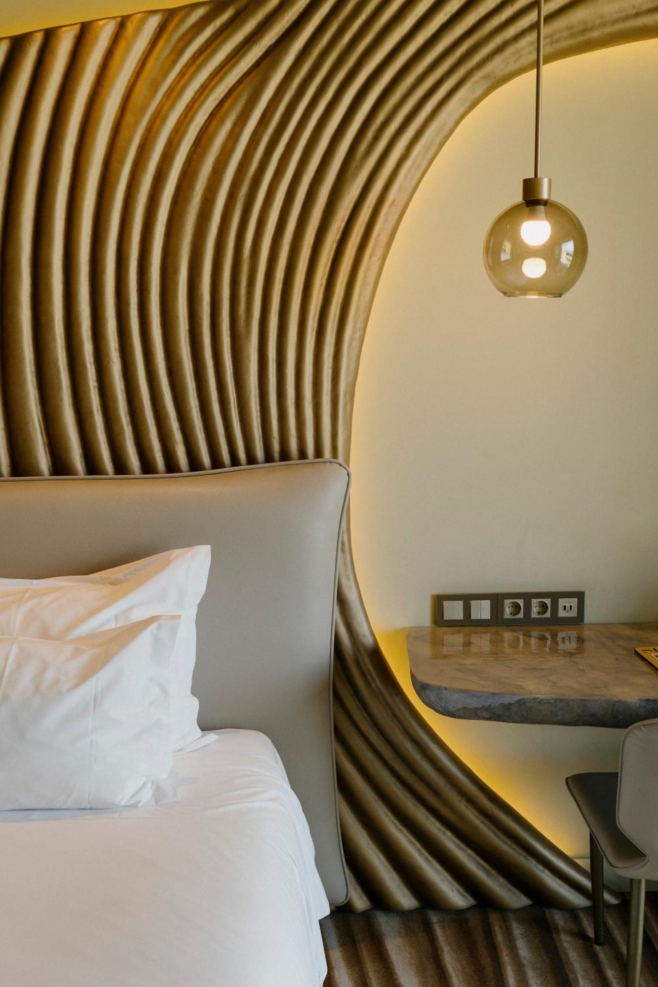 Vila Foz Hotel & Spa - Member Of Design Hotels Porto Dış mekan fotoğraf A room at the hotel